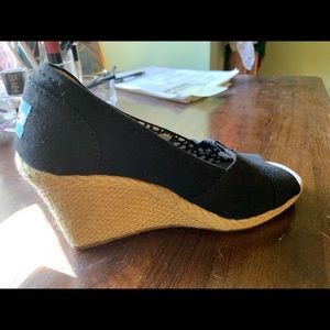 Women’s Toms Espadrille Wedge Size 5